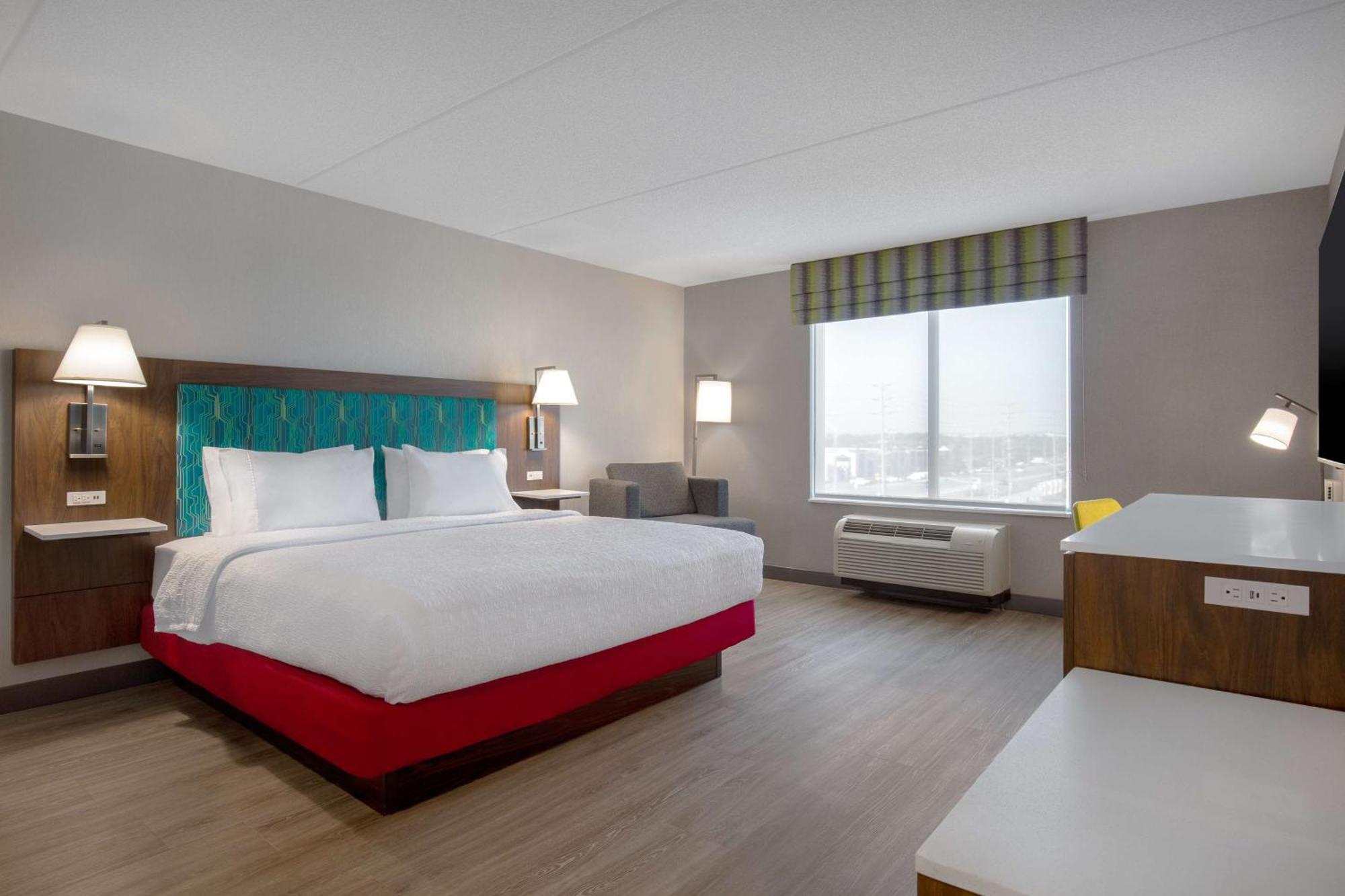 Hotel Hampton By Hilton - Toronto 3*
