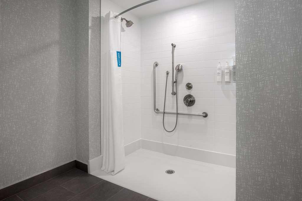 Hotel Hampton By Hilton - Toronto 3*