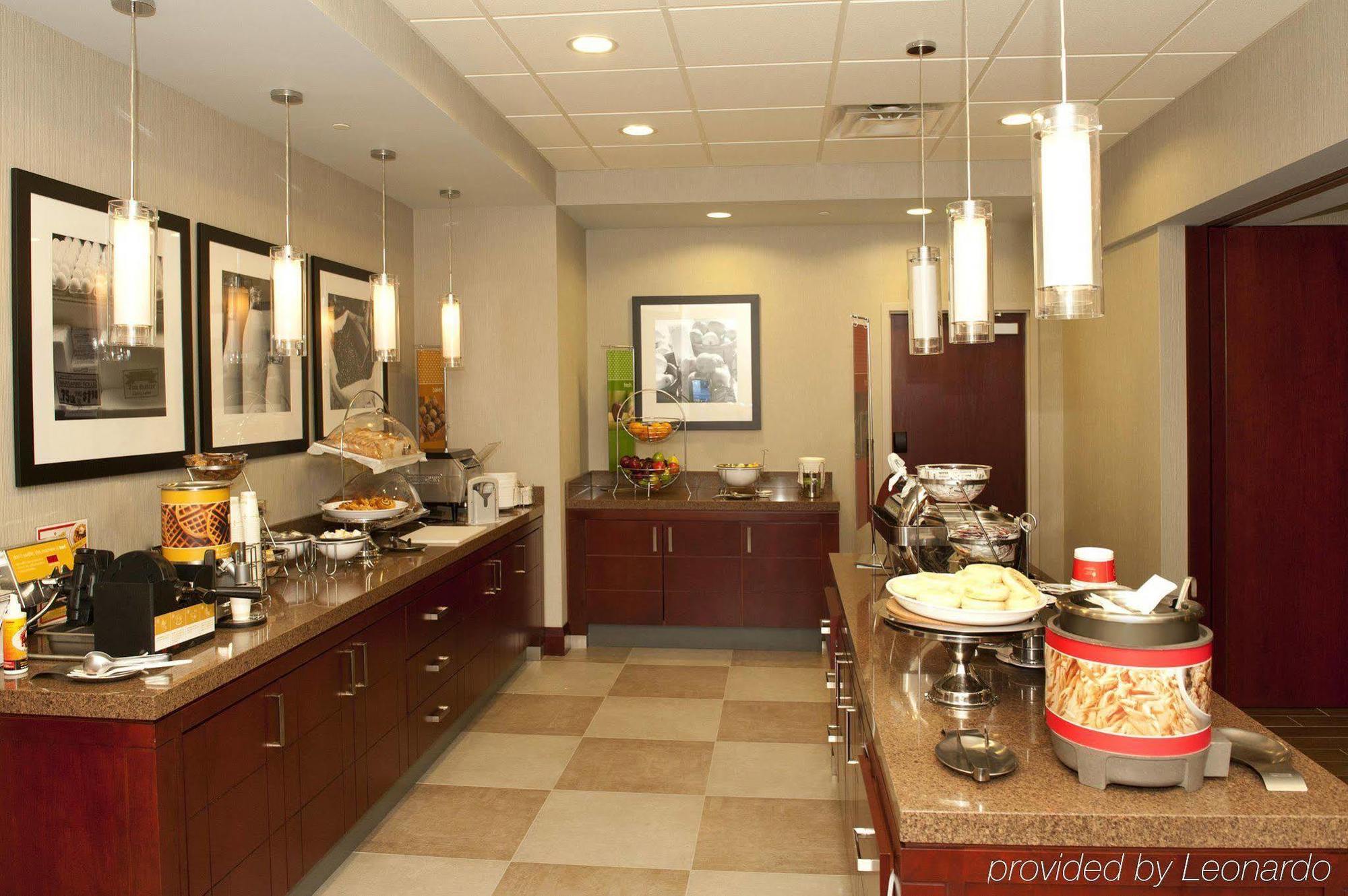 Hampton By Hilton - Toronto Hotel